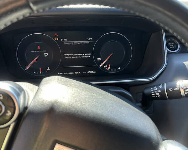 Білий Ленд Ровер Range Rover Sport, об'ємом двигуна 3 л та пробігом 170 тис. км за 27800 $, фото 10 на Automoto.ua