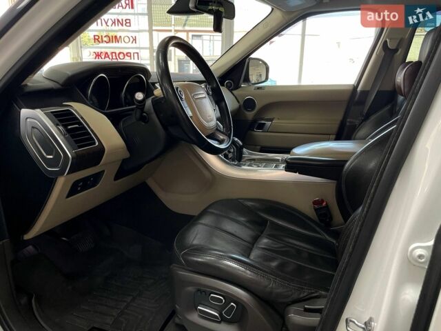 Білий Ленд Ровер Range Rover Sport, об'ємом двигуна 3 л та пробігом 203 тис. км за 22490 $, фото 16 на Automoto.ua