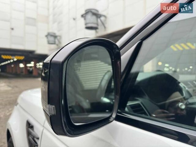 Білий Ленд Ровер Range Rover Sport, об'ємом двигуна 3 л та пробігом 261 тис. км за 28990 $, фото 12 на Automoto.ua