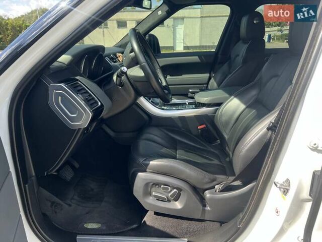 Білий Ленд Ровер Range Rover Sport, об'ємом двигуна 3 л та пробігом 120 тис. км за 30000 $, фото 33 на Automoto.ua