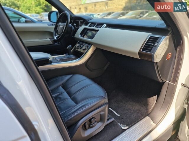 Білий Ленд Ровер Range Rover Sport, об'ємом двигуна 2.99 л та пробігом 99 тис. км за 28490 $, фото 49 на Automoto.ua