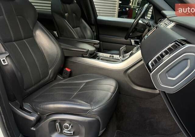 Білий Ленд Ровер Range Rover Sport, об'ємом двигуна 3 л та пробігом 261 тис. км за 26990 $, фото 14 на Automoto.ua