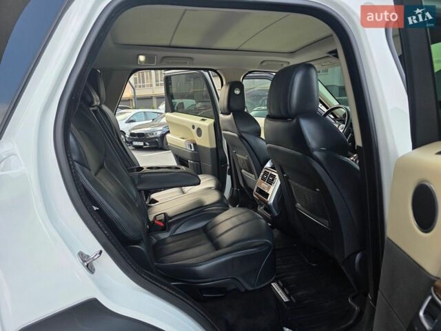 Білий Ленд Ровер Range Rover Sport, об'ємом двигуна 3 л та пробігом 194 тис. км за 23777 $, фото 60 на Automoto.ua