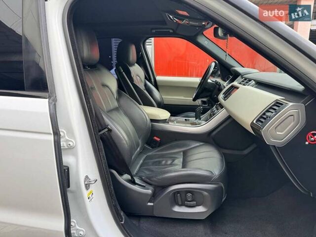 Білий Ленд Ровер Range Rover Sport, об'ємом двигуна 2.99 л та пробігом 167 тис. км за 25990 $, фото 13 на Automoto.ua