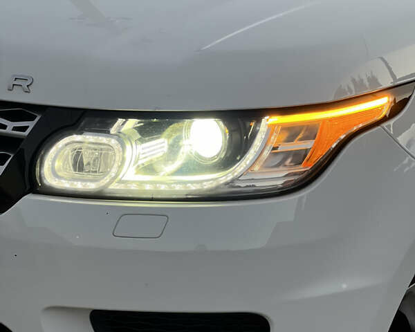 Білий Ленд Ровер Range Rover Sport, об'ємом двигуна 3 л та пробігом 173 тис. км за 24999 $, фото 11 на Automoto.ua