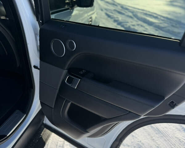 Белый Ленд Ровер Рендж Ровер Спорт, объемом двигателя 3 л и пробегом 259 тыс. км за 28500 $, фото 15 на Automoto.ua