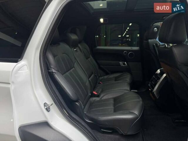 Білий Ленд Ровер Range Rover Sport, об'ємом двигуна 3 л та пробігом 261 тис. км за 28990 $, фото 9 на Automoto.ua