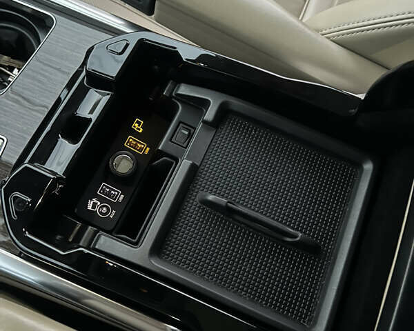 Білий Ленд Ровер Range Rover Sport, об'ємом двигуна 3 л та пробігом 173 тис. км за 24999 $, фото 30 на Automoto.ua