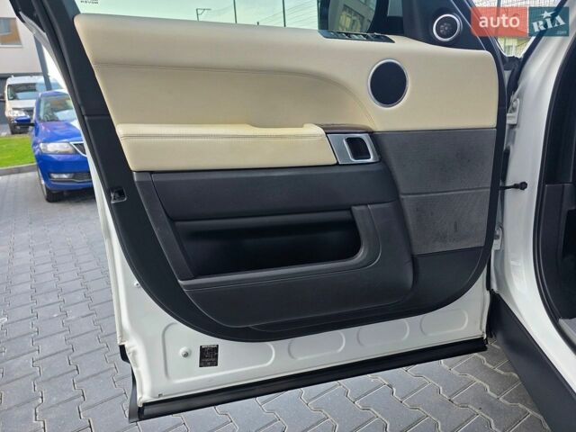 Білий Ленд Ровер Range Rover Sport, об'ємом двигуна 3 л та пробігом 194 тис. км за 23777 $, фото 42 на Automoto.ua