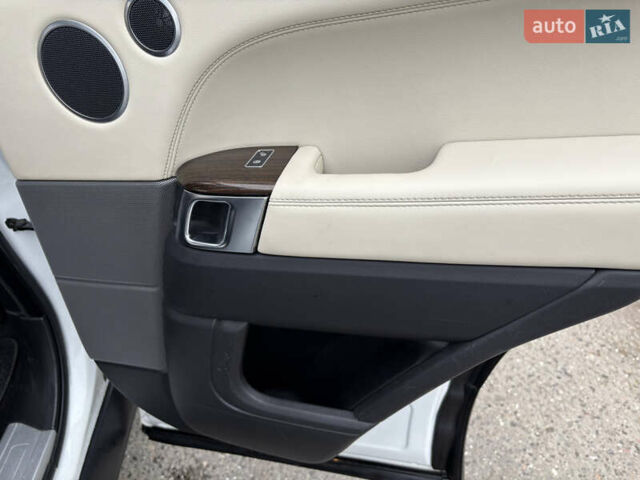 Білий Ленд Ровер Range Rover Sport, об'ємом двигуна 2.99 л та пробігом 98 тис. км за 32999 $, фото 21 на Automoto.ua