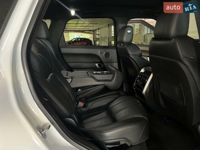 Білий Ленд Ровер Range Rover Sport, об'ємом двигуна 3 л та пробігом 126 тис. км за 29500 $, фото 39 на Automoto.ua