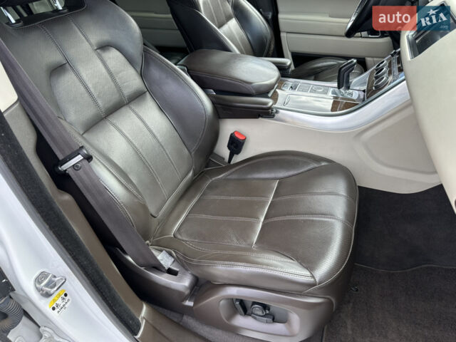 Білий Ленд Ровер Range Rover Sport, об'ємом двигуна 2.99 л та пробігом 164 тис. км за 22000 $, фото 23 на Automoto.ua
