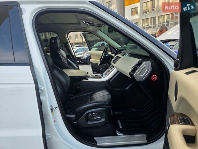 Білий Ленд Ровер Range Rover Sport, об'ємом двигуна 3 л та пробігом 194 тис. км за 23777 $, фото 48 на Automoto.ua