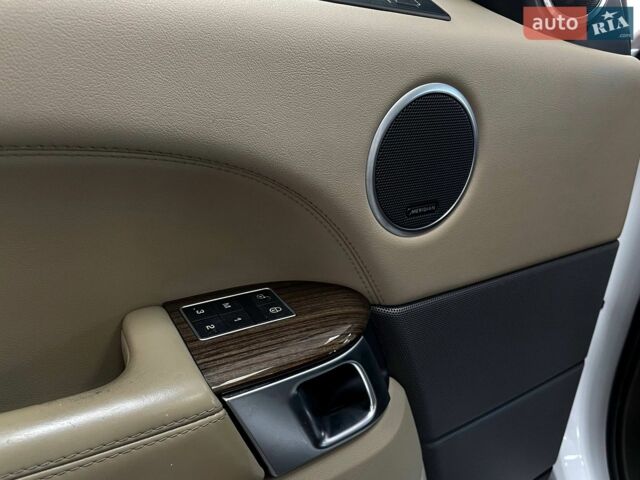 Білий Ленд Ровер Range Rover Sport, об'ємом двигуна 3 л та пробігом 203 тис. км за 22490 $, фото 15 на Automoto.ua