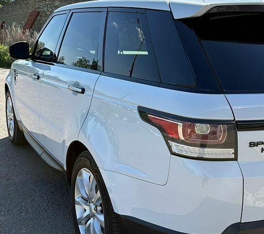 Білий Ленд Ровер Range Rover Sport, об'ємом двигуна 3 л та пробігом 215 тис. км за 22800 $, фото 8 на Automoto.ua