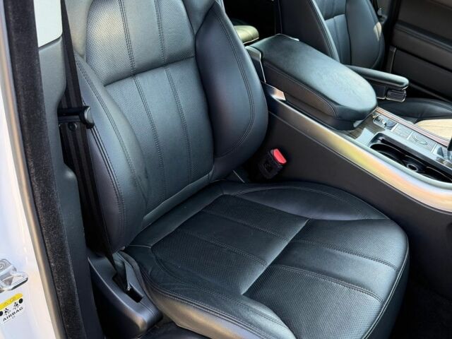 Білий Ленд Ровер Range Rover Sport, об'ємом двигуна 2.99 л та пробігом 142 тис. км за 25700 $, фото 38 на Automoto.ua