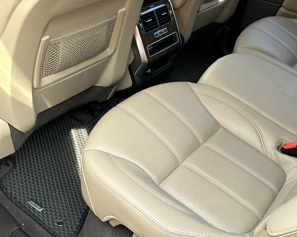 Білий Ленд Ровер Range Rover Sport, об'ємом двигуна 2.99 л та пробігом 102 тис. км за 31000 $, фото 9 на Automoto.ua