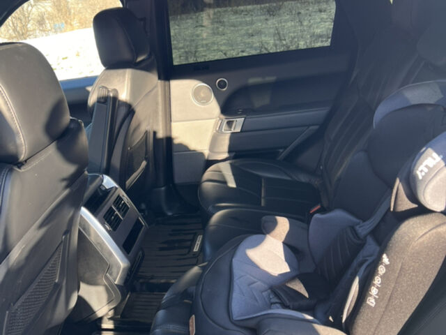 Білий Ленд Ровер Range Rover Sport, об'ємом двигуна 3 л та пробігом 186 тис. км за 26000 $, фото 25 на Automoto.ua