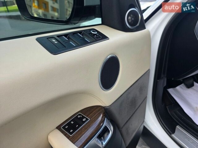 Білий Ленд Ровер Range Rover Sport, об'ємом двигуна 3 л та пробігом 194 тис. км за 23777 $, фото 41 на Automoto.ua
