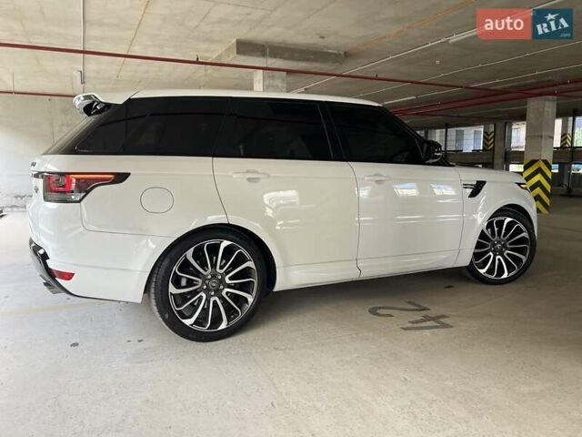 Білий Ленд Ровер Range Rover Sport, об'ємом двигуна 3 л та пробігом 120 тис. км за 30000 $, фото 20 на Automoto.ua