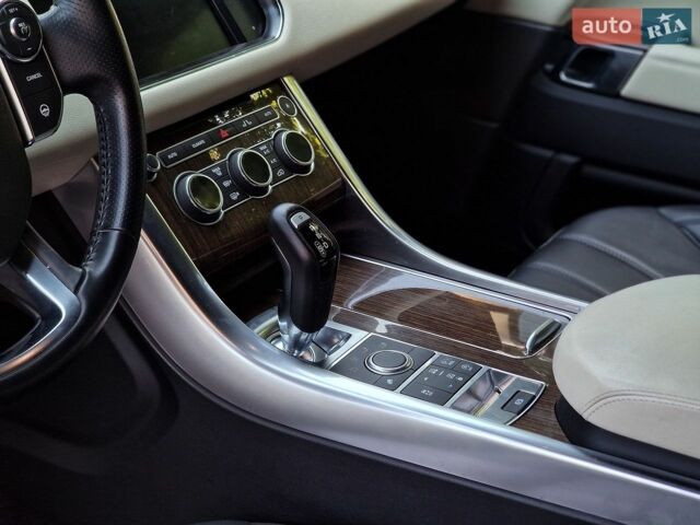 Білий Ленд Ровер Range Rover Sport, об'ємом двигуна 2.99 л та пробігом 99 тис. км за 28490 $, фото 48 на Automoto.ua