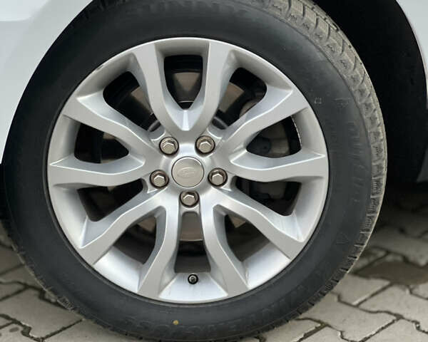 Білий Ленд Ровер Range Rover Sport, об'ємом двигуна 3 л та пробігом 173 тис. км за 24999 $, фото 13 на Automoto.ua