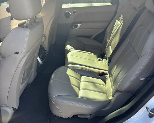 Білий Ленд Ровер Range Rover Sport, об'ємом двигуна 3 л та пробігом 101 тис. км за 26000 $, фото 10 на Automoto.ua