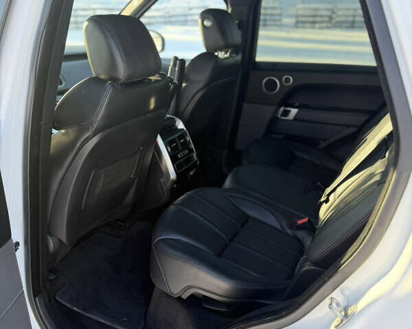 Белый Ленд Ровер Рендж Ровер Спорт, объемом двигателя 3 л и пробегом 259 тыс. км за 28500 $, фото 11 на Automoto.ua