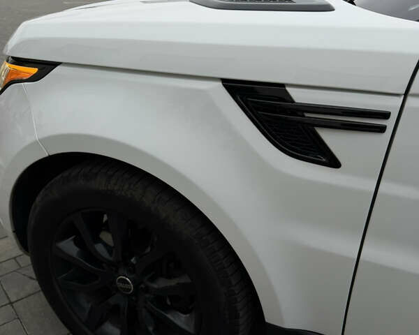 Білий Ленд Ровер Range Rover Sport, об'ємом двигуна 3 л та пробігом 195 тис. км за 24500 $, фото 17 на Automoto.ua