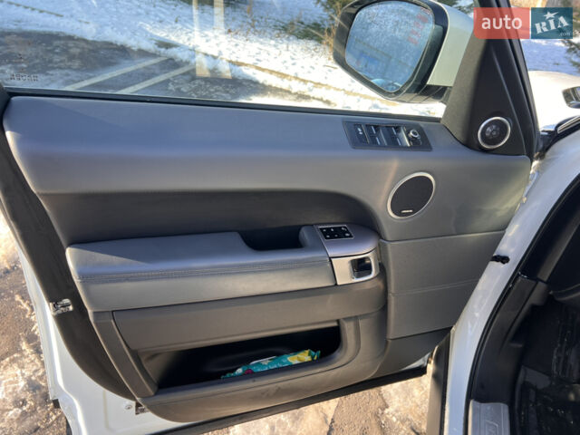 Білий Ленд Ровер Range Rover Sport, об'ємом двигуна 3 л та пробігом 186 тис. км за 26000 $, фото 26 на Automoto.ua