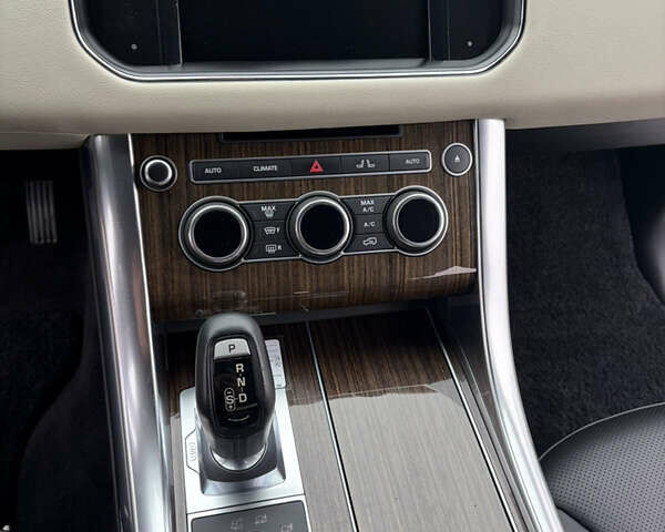 Білий Ленд Ровер Range Rover Sport, об'ємом двигуна 2.99 л та пробігом 98 тис. км за 32999 $, фото 30 на Automoto.ua