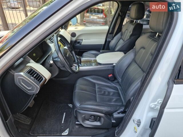 Білий Ленд Ровер Range Rover Sport, об'ємом двигуна 2.99 л та пробігом 99 тис. км за 28490 $, фото 42 на Automoto.ua