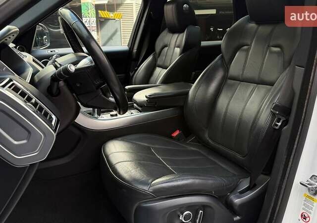 Білий Ленд Ровер Range Rover Sport, об'ємом двигуна 3 л та пробігом 261 тис. км за 26990 $, фото 11 на Automoto.ua