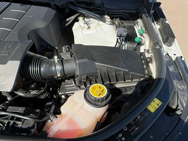 Білий Ленд Ровер Range Rover Sport, об'ємом двигуна 3 л та пробігом 215 тис. км за 22800 $, фото 61 на Automoto.ua