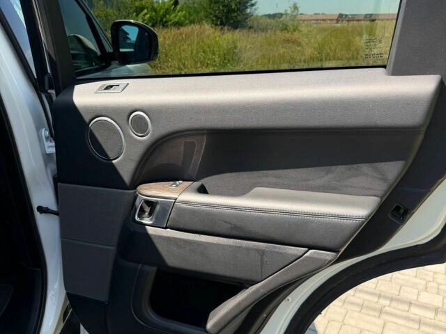 Білий Ленд Ровер Range Rover Sport, об'ємом двигуна 2.99 л та пробігом 142 тис. км за 25700 $, фото 33 на Automoto.ua