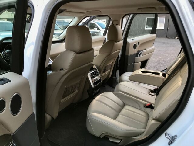 Білий Ленд Ровер Range Rover Sport, об'ємом двигуна 3 л та пробігом 80 тис. км за 51500 $, фото 57 на Automoto.ua