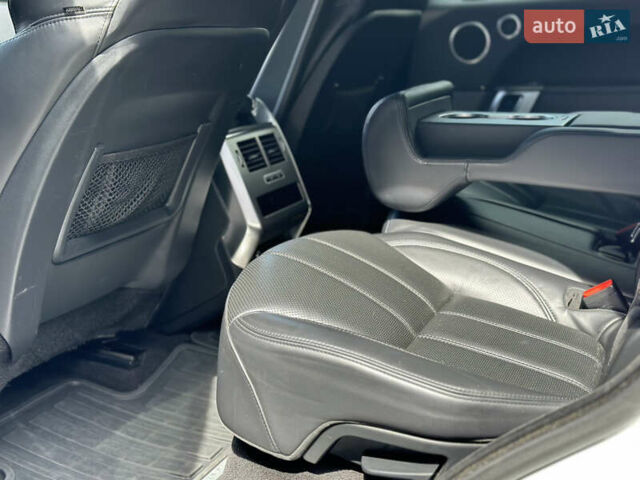 Белый Ленд Ровер Рендж Ровер Спорт, объемом двигателя 3 л и пробегом 196 тыс. км за 23500 $, фото 21 на Automoto.ua