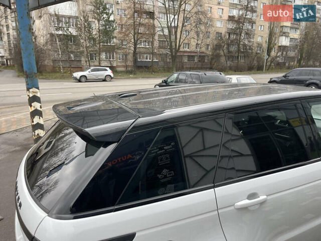 Белый Ленд Ровер Рендж Ровер Спорт, объемом двигателя 2.99 л и пробегом 175 тыс. км за 26000 $, фото 5 на Automoto.ua