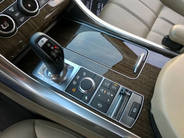Білий Ленд Ровер Range Rover Sport, об'ємом двигуна 3 л та пробігом 80 тис. км за 51500 $, фото 45 на Automoto.ua