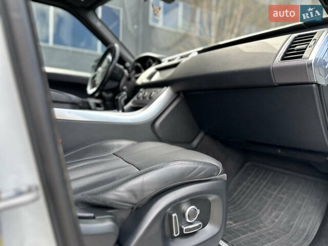 Белый Ленд Ровер Рендж Ровер Спорт, объемом двигателя 3 л и пробегом 196 тыс. км за 23500 $, фото 18 на Automoto.ua