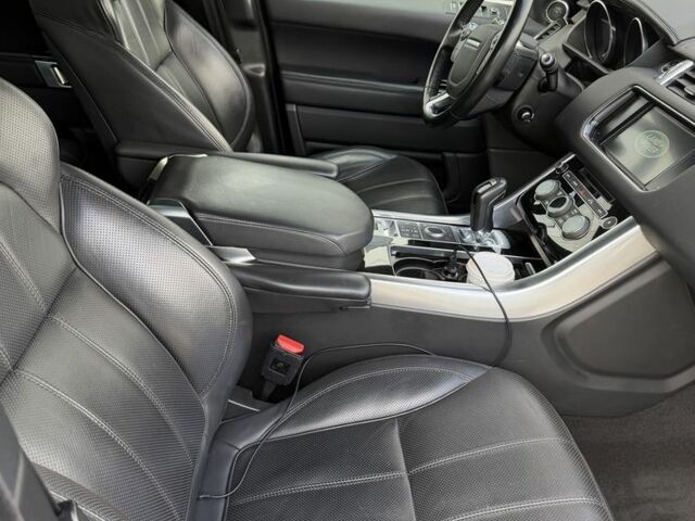 Білий Ленд Ровер Range Rover Sport, об'ємом двигуна 3 л та пробігом 150 тис. км за 29000 $, фото 6 на Automoto.ua