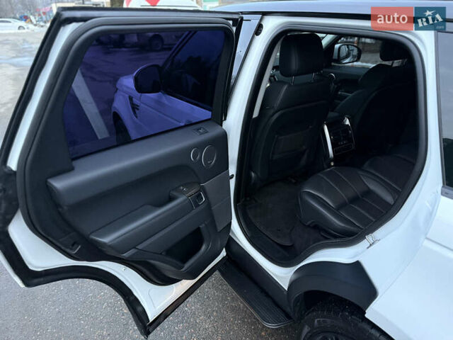 Белый Ленд Ровер Рендж Ровер Спорт, объемом двигателя 3 л и пробегом 187 тыс. км за 28500 $, фото 37 на Automoto.ua