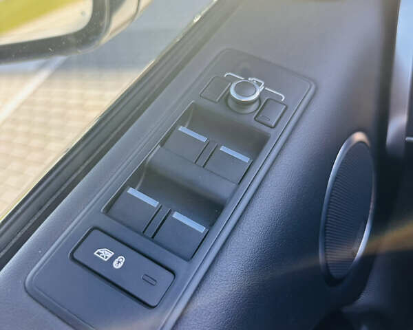 Білий Ленд Ровер Range Rover Sport, об'ємом двигуна 2.99 л та пробігом 145 тис. км за 33999 $, фото 16 на Automoto.ua