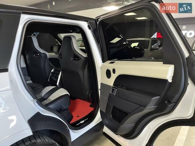 Білий Ленд Ровер Range Rover Sport, об'ємом двигуна 3 л та пробігом 132 тис. км за 33700 $, фото 38 на Automoto.ua