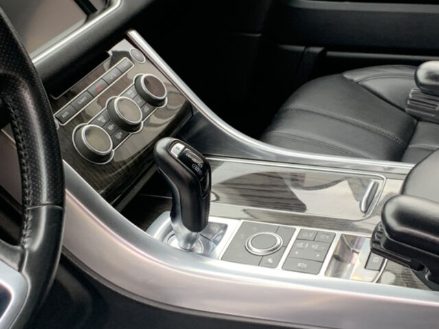 Білий Ленд Ровер Range Rover Sport, об'ємом двигуна 2.99 л та пробігом 230 тис. км за 42000 $, фото 36 на Automoto.ua