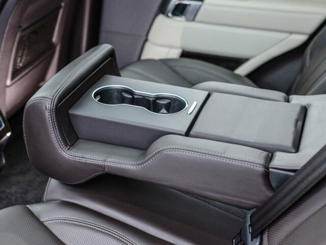 Білий Ленд Ровер Range Rover Sport, об'ємом двигуна 3 л та пробігом 81 тис. км за 55000 $, фото 67 на Automoto.ua