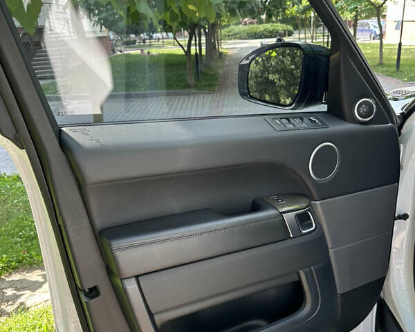 Білий Ленд Ровер Range Rover Sport, об'ємом двигуна 2.99 л та пробігом 153 тис. км за 37800 $, фото 11 на Automoto.ua