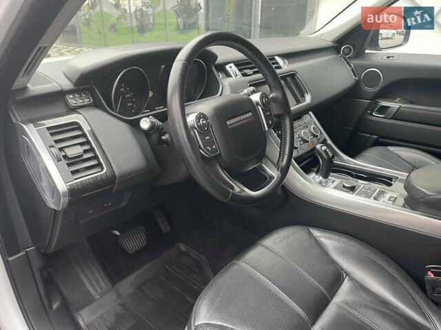 Белый Ленд Ровер Рендж Ровер Спорт, объемом двигателя 2.99 л и пробегом 175 тыс. км за 26000 $, фото 26 на Automoto.ua