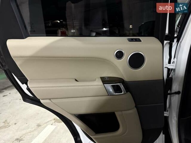 Білий Ленд Ровер Range Rover Sport, об'ємом двигуна 2.99 л та пробігом 62 тис. км за 36500 $, фото 53 на Automoto.ua