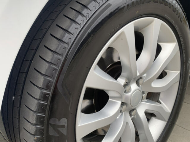 Білий Ленд Ровер Range Rover Sport, об'ємом двигуна 2.99 л та пробігом 230 тис. км за 42000 $, фото 32 на Automoto.ua